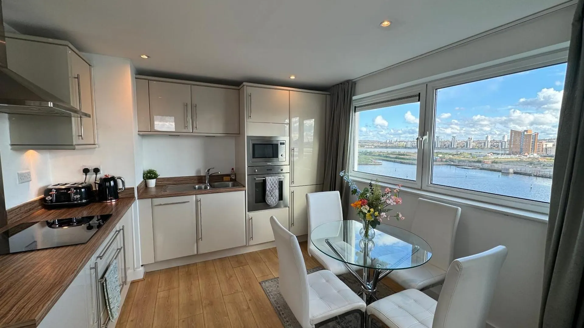 Seaside Serenity Haven Apartment London United Kingdom