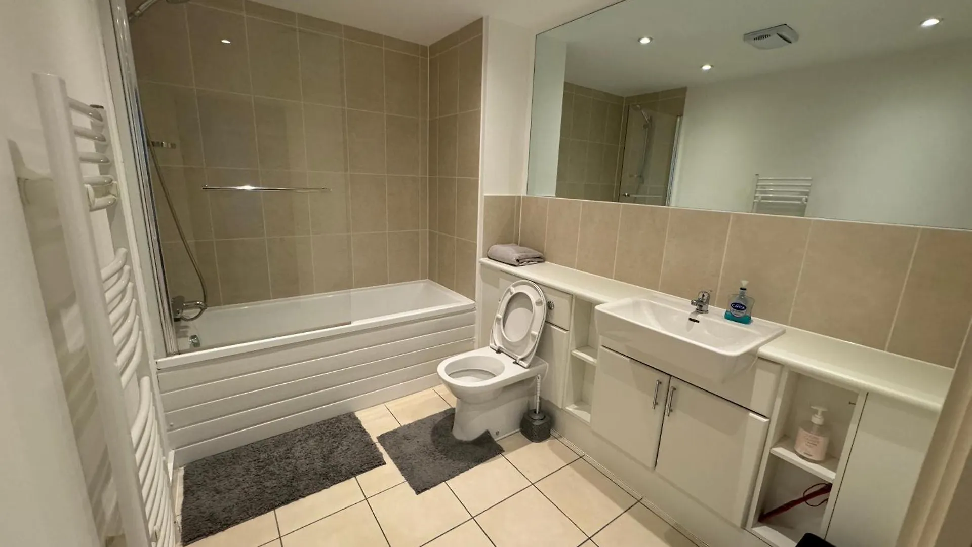 Seaside Serenity Haven Apartment London 0*,  United Kingdom