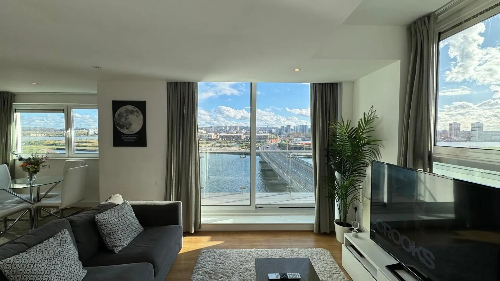 Seaside Serenity Haven Apartment London