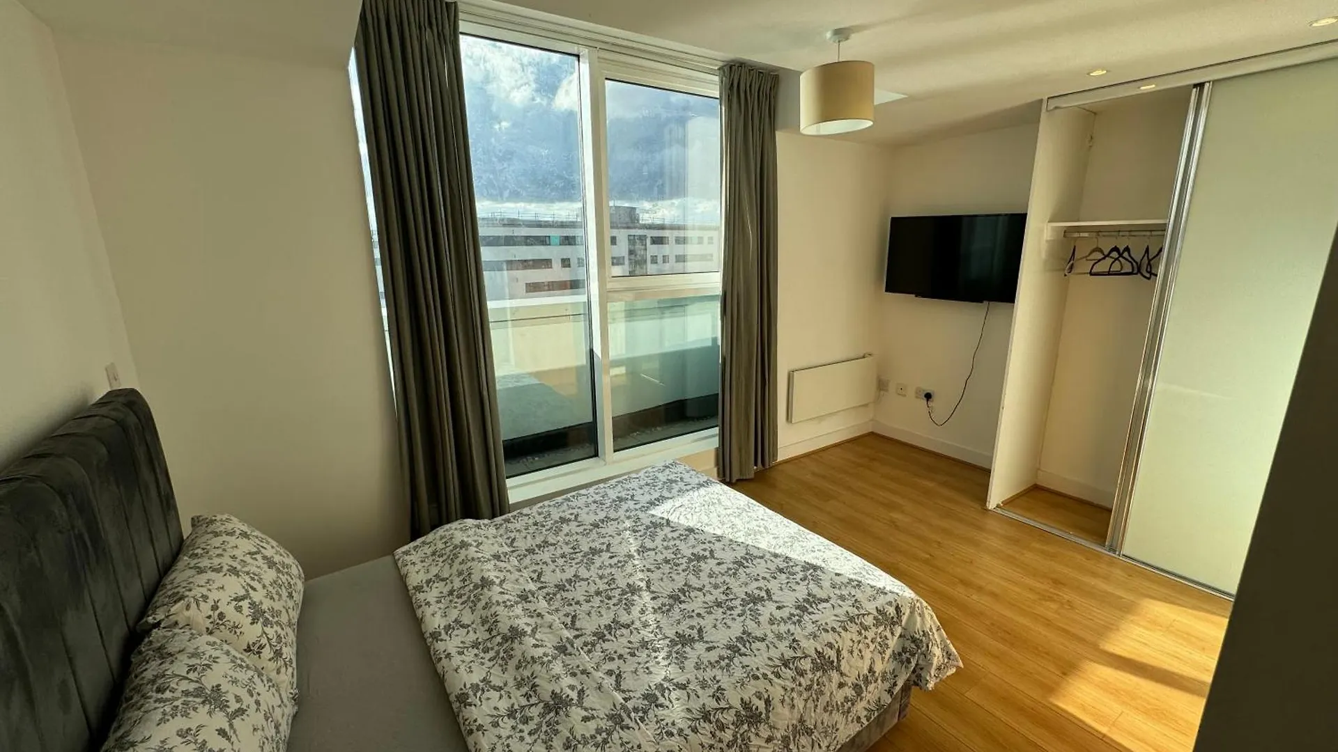 Seaside Serenity Haven Apartment London
